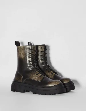 Botas efecto desgastado suela track hombre-BERSHKA Online