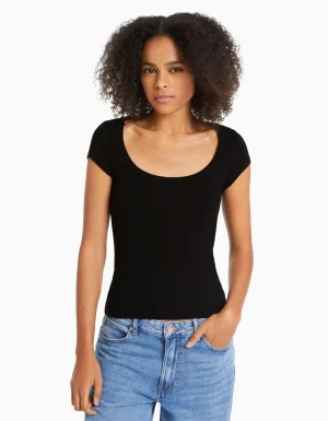 Camiseta manga corta cuello redondo-BERSHKA Discount