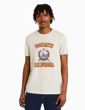 Camiseta manga corta regular fit print-BERSHKA Outlet