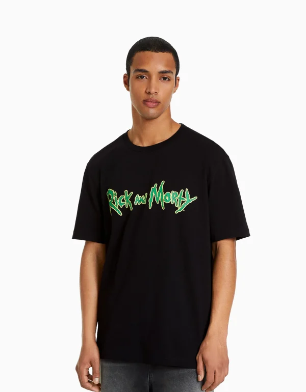 Camiseta manga corta regular fit print RickMorty-BERSHKA Outlet