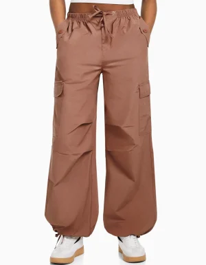 Pantalón jogger cargo parachute-BERSHKA Online