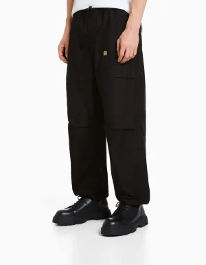 Pantalón parachute TOKYO REVENGERS-BERSHKA Outlet