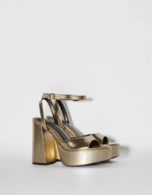 Sandalia tacón plataforma metalizada-BERSHKA New