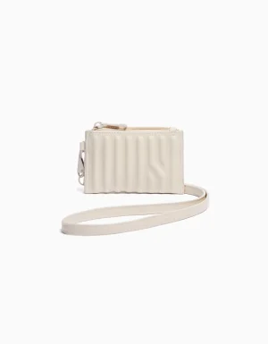 Tarjetero asa efecto piel-BERSHKA Discount